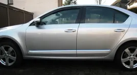 skoda-octavia-ii-listwy-chrom-ozdobne-boczne-drzwi
