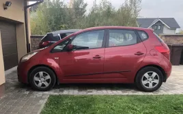 kia-venga-listwy-czarne-boczne-ochronne-drzwi