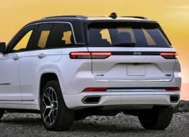 jeep-grand-cherokee-v-listwa-chrom-klapa-bagaznik