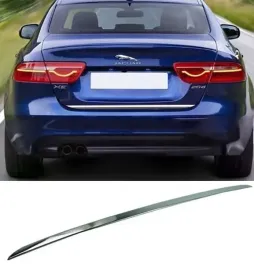 jaguar-xe-2015-listwa-chrom-na-klape-bagaznik