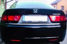 honda-accord-vii-sedan-listwa-chrom-na-klape