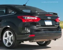 ford-focus-iii-sedan-listwa-chrom-chromowana-klapa