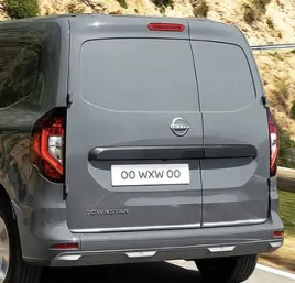 nissan-townstar-listwy-chrom-na-tylne-drzwi