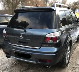 mitsubishi-outlander-i-listwa-chrom-na-klape