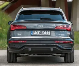 audi-q5-sportback-2020-listwa-chrom-na-klape