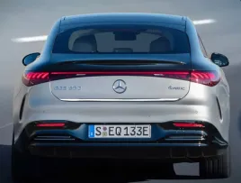 mercedes-eqs-2021-listwa-chrom-na-klape