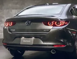 mazda-3-iv-sedan-2019-listwa-chrom-klapa-bagaznik
