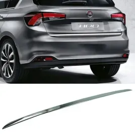 fiat-tipo-hatchback-listwa-chrom-na-klape-bagaznik