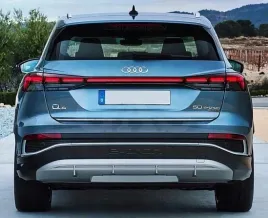 audi-q4-2020-listwa-chrom-na-klape