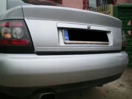 audi-a4-b5-sedan-listwa-czarna-na-klape-tuning