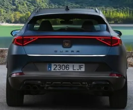 cupra-formentor-listwa-chrom-na-klape