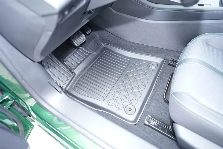 ds-4-hatchback-2021-dywaniki-do-auta-liczba-elementow-komplety