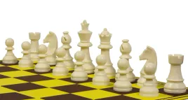 zestaw-szachowy-figury-plastikowe-krol-96-mm-szachownica-tekturowa-55-mm