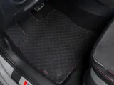 opel-combo-e-2018-dywaniki-czarne-informacje-dodatkowe-bezzapachowe-mocowania-w-zestawie