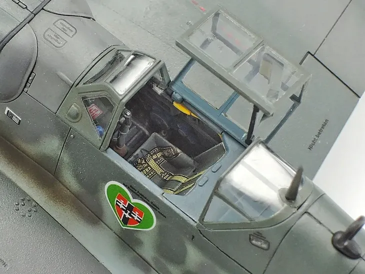 samolot-messerschmitt-bf109-g-6-model-60790-tamiya-stan-nowy