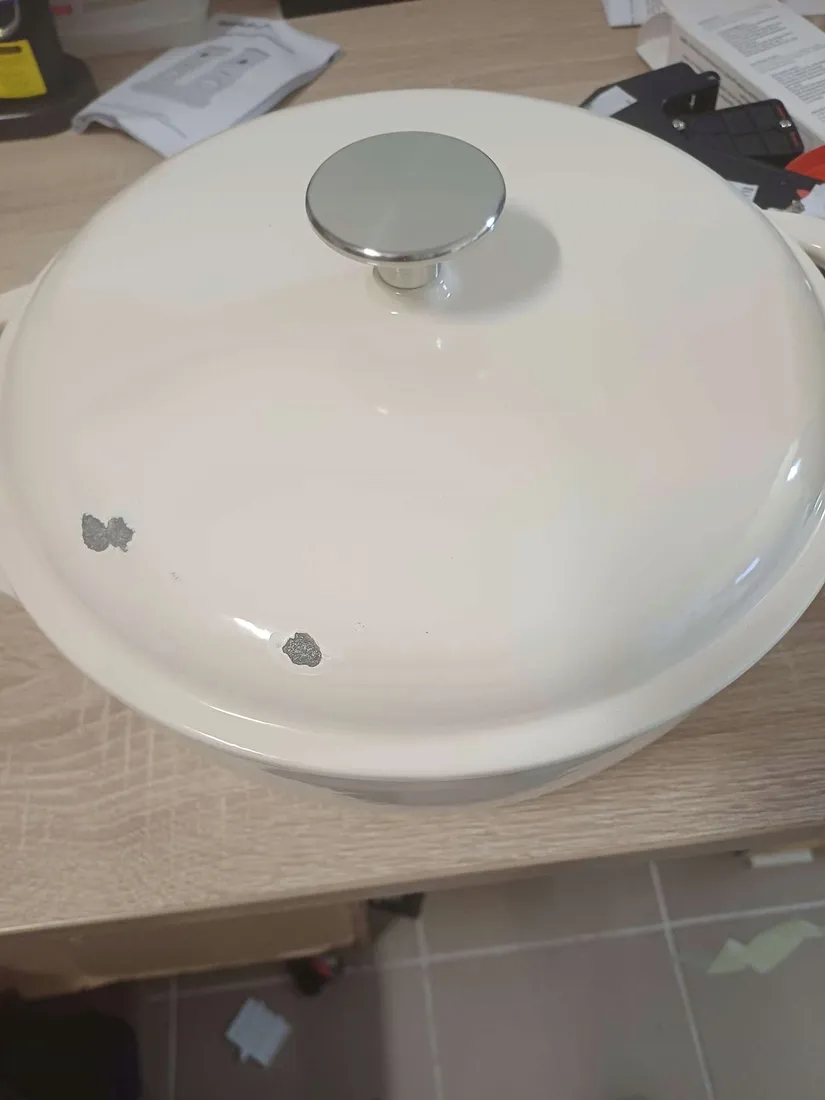 garnek-amazon-basics-okragly-bialy