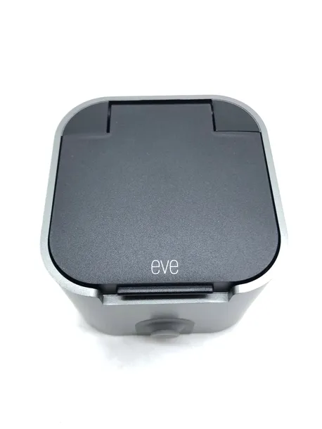 inteligentne-gniazdko-zewnetrzne-kolor-czarny