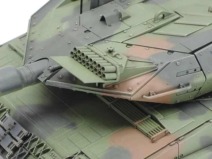 czolg-leopard-2a6-model-35271-tamiya-stan-zlozenia-do-zlozenia