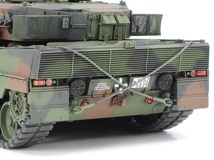 czolg-leopard-2a6-model-35271-tamiya-okres-po-ii-wojnie-swiatowej-stan-zlozenia-do-zlozenia