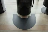 podstawa-stalowa-kratki-pod-piec-wolnostojacy-polokragla-70cm-x-53cm-czarna-marka-kratki