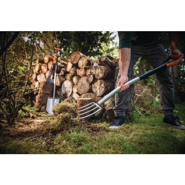 widly-do-kompostu-xact-fiskars-l