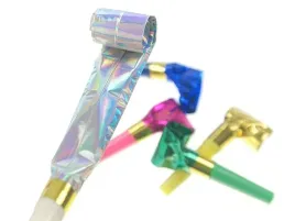 gwizdki-holograficzne-trabki-rozwijane-urodziny