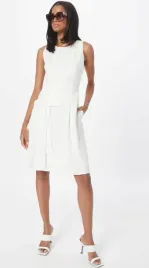 biala-rozkloszowana-sukienka-hugo-s