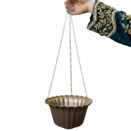doniczka-plastikowa-wiszaca-na-balkon-taras-ozdobna-produkcyjna-23cm-zlota