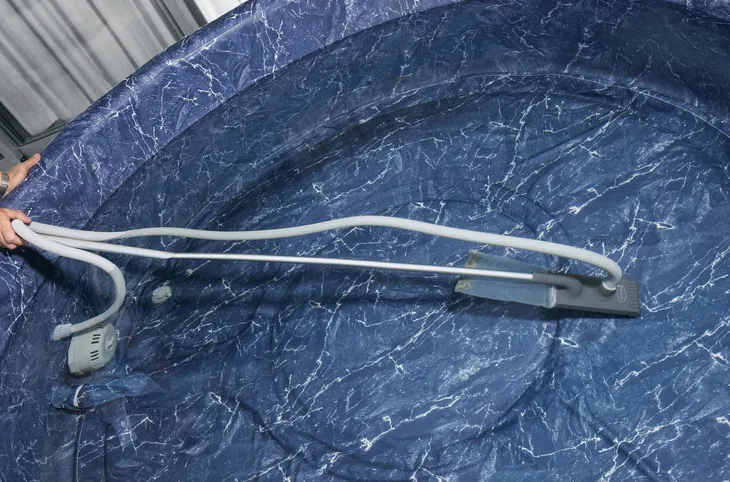 odkurzacz-do-czyszczenia-spa-ogrodowego-zestaw-czyszczacy-bestway-60323-stan-nowy-model-60323