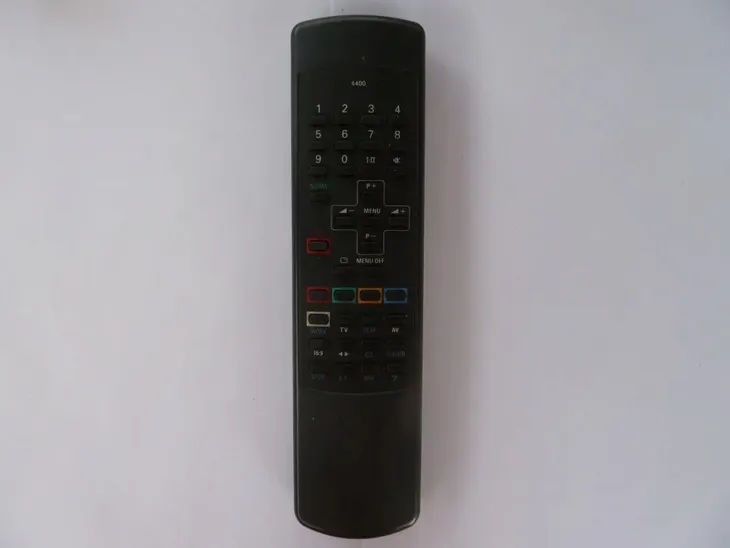 pilot-4400-tv-oryginalny-stan-powystawowy