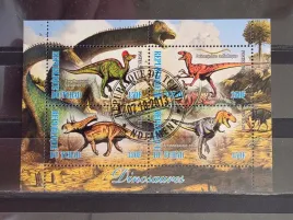 znaczki-zwierzeta-wymarle-dinozaury-czad-kasowany-x2