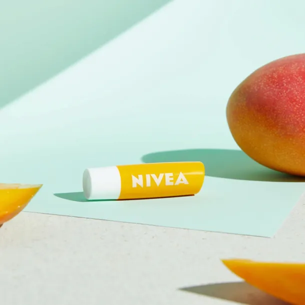 nivea-pielegnujaca-pomadka-do-ust-mango-shine-48-g-marka-nivea