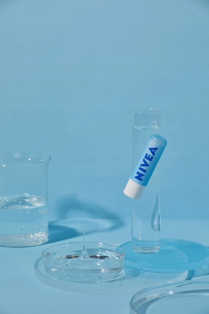 nivea-pomadka-ochronna-do-ust-hydro-care