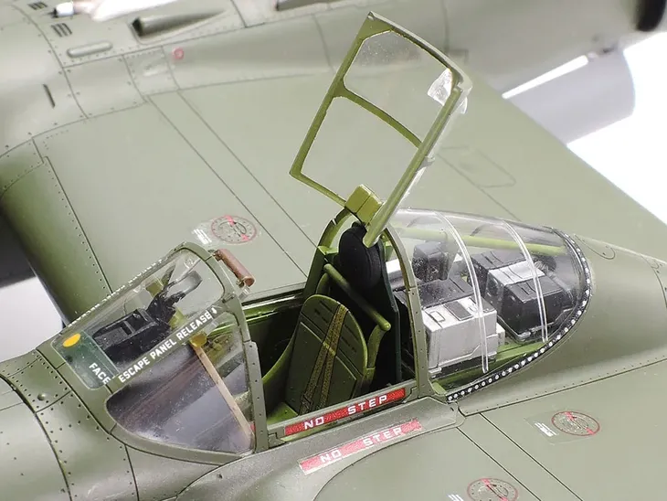 samolot-lockheed-p-38-f-g-lightning-model-61120-tamiya-okres-ii-wojna-swiatowa
