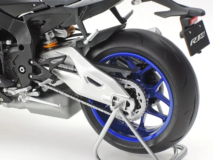 yamaha-yzf-r1m-model-14133-tamiya-stan-nowy-produkt-wprowadzony-do-obrotu-na-terenie-ue-przed-13-12-2024-tak