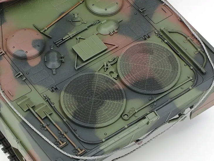 czolg-leopard-2a6-ukraine-model-25207-tamiya-stan-zlozenia-do-zlozenia