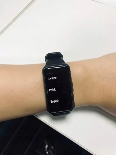 smartband-huawei-band-7-czarny-ekran-dotykowy-tak