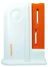 fiskars-biala-ostrzalka-do-nozyczek-razor-1020499