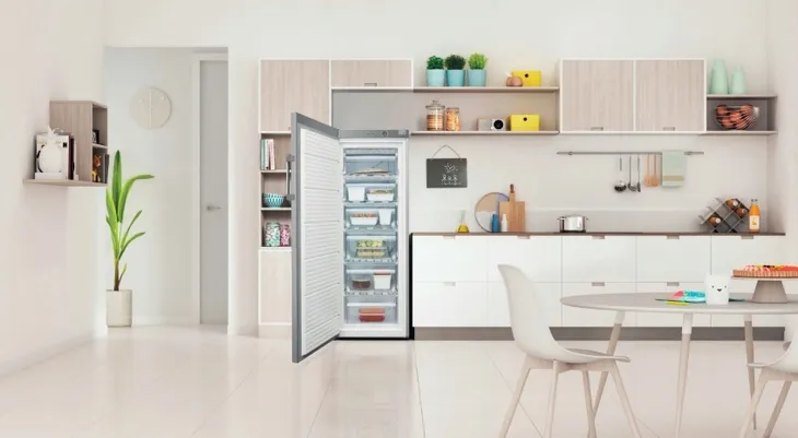 zamrazarka-wolnostojaca-indesit-ui6-2-s-4szuflady-srebrny-245-l-167-cm-marka-indesit