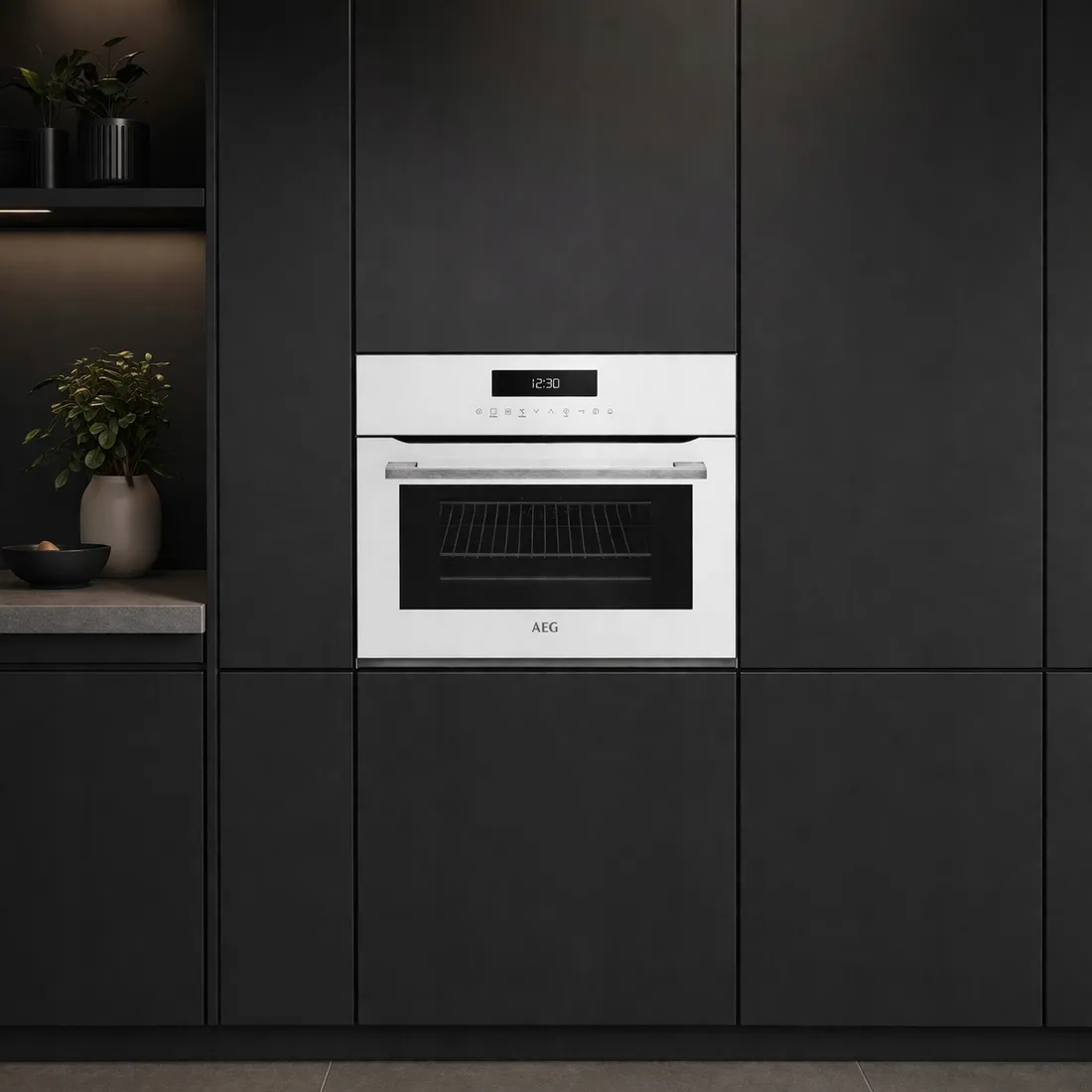 piekarnik-aeg-kmk761000w-2w1-bialy-grill-1900w-43-litry-dotyk-zegar-stan-nowy