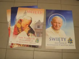 emblematy-papieskie-10szt-33x45-3605