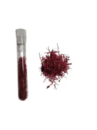 szafran-nitki-czerwone-iran-oryginalny-05g-naturalny-wysoka-jakosc-05g
