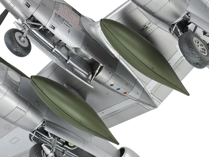 samolot-lockheed-p-38j-lightning-model-61123-tamiya-okres-ii-wojna-swiatowa-marka-tamiya