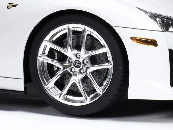 lexus-lfa-model-24319-tamiya-marka-tamiya-stan-nowy