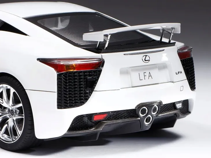 lexus-lfa-model-24319-tamiya-marka-tamiya-stan-zlozenia-do-zlozenia