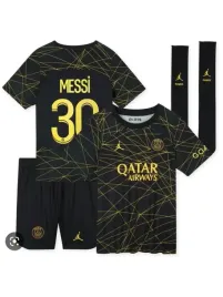 stroj-pilkarski-z-getrami-140-cm-komplet-dla-dzieci