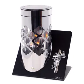 duzy-srebrny-metalowy-znicz-solarny-z-efektem-plomienia-i-krzyzem-paris-c