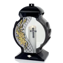 elegancki-okragly-znicz-z-ozdobna-kratka-i-kwiatem-lilii-srebrny