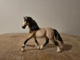 schleich-kon-andaluzyjski-klacz-figurka-model-z-2014-r