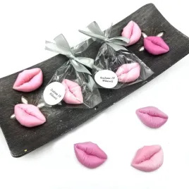 kiss-usta-upominek-prezent-na-urodziny-18